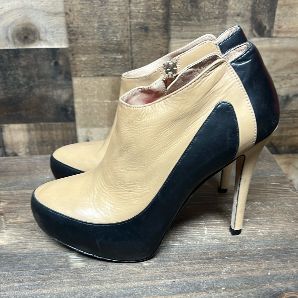 Guess by Marciano Leather Two-Tone Stiletto Ankle Boots Women's Size 38 US 8‎